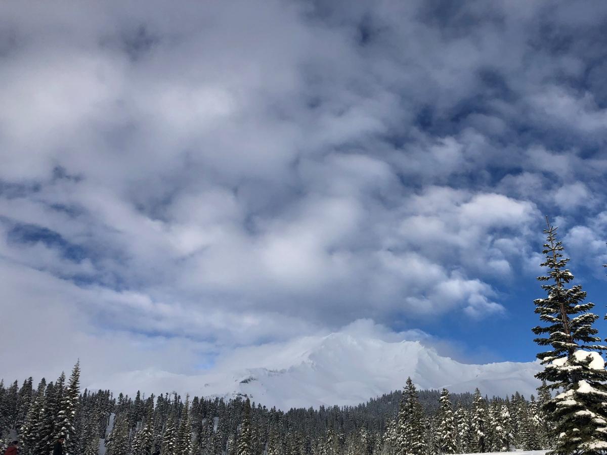 Skies cleared around 4 pm giving this gimps of the mountain