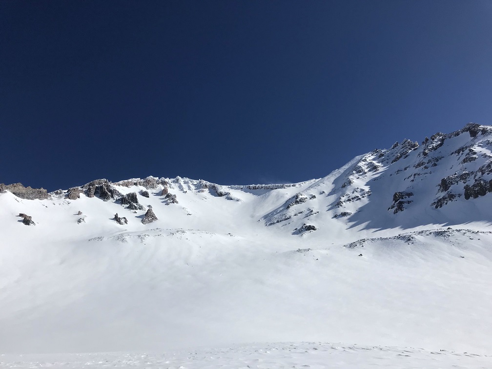 Avalanche Gulch from Helen Lake, 10,400 ft. We know The Heart is covered right now, but not by much. Climbing conditions look good, but soon enough we'll be back to the dirty, ol' Gulch.