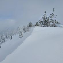 Light southwest winds building cornices