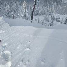 Shooting cracks along tops of small cornices