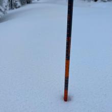 170 cm / 70 inches of snow along the south side of the crest