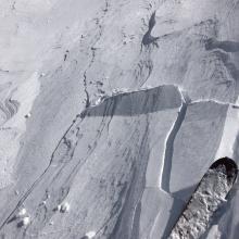 Small wind slab found on easterly ridge top Avalanche Gulch