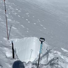 Snow pit, 9,800 ft, SE, 28 deg slope above treeline
