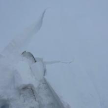 Slabby, cracking wind slabs along ridges