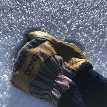 1-2 cm large surface hoar crystals below treeline 